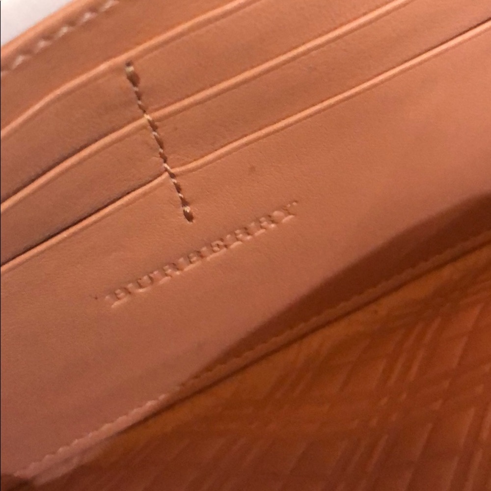 NWOT Burberry Calf Leather Zip Around Wallet - Picture 5 of 8